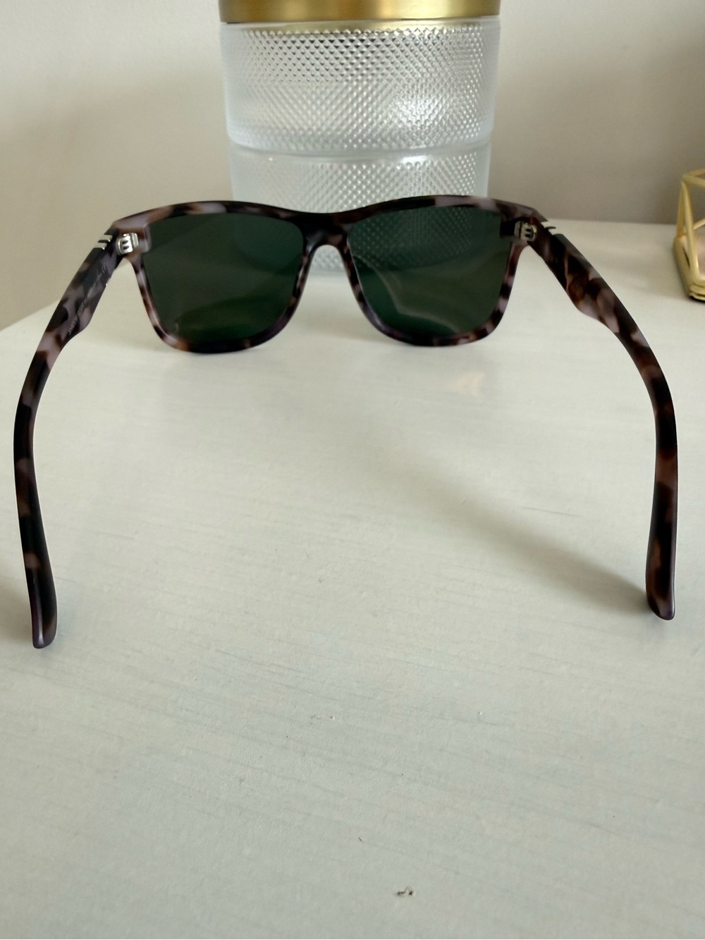Blenders Tortoise Frame Sunglasses with polarized Lenses - Picture 5 of 7
